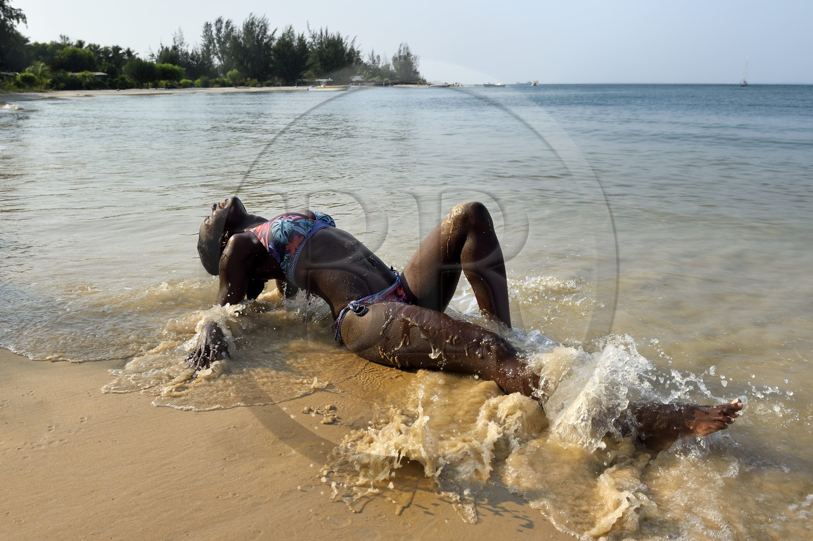 Gabon, province de l'Estuaire, plage de la Pointe Denis qui fait face à Libreville de l'autre côté de l'Estuaire du Gabon