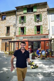 France, Var (83), Dracénie, Ampus, aïoli, plat typiquement provencal, servi à l'Auberge des Braconniers