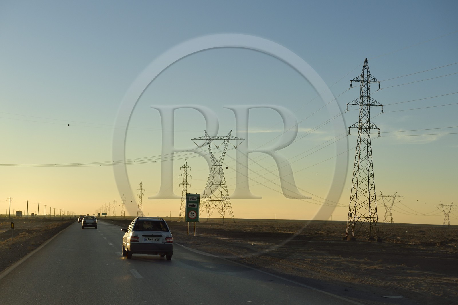 Iran, Province d'Ispahan, désert du Dasht-e Kavir, Nain, route nationale Nain-Ispahan