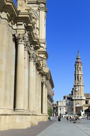 Spain, Aragon, Zaragoza, Plaza del Pilar, Basilica del Pilar (Our Lady of Pilar) and La Seo, San Salvador Cathedral in the background