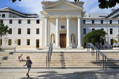 France, Var, Toulon, quartier Chalucet, the Chalucet media library in the Jardin Alexandre 1er