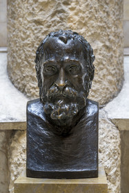 Spain, Catalonia, Barcelona, Eixample district, Passeig de Gracia, Pedrera or Casa Mila (1905-1910) by the Catalan modernist architect Antoni Gaudi, UNESCO World Heritage site, bust of Antoni Gaudi