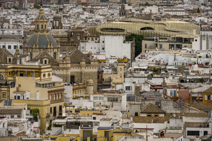 Espagne, Andalousie, Séville, Plaza de la Encarnacion - Plaza Mayor, Metropol Parasol (construit en 2011) et les toits de la vieille ville