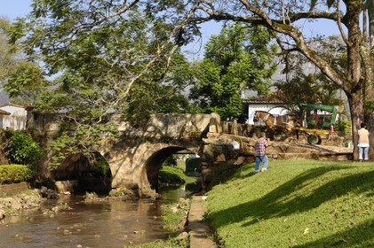 Brésil, Etat du Minas Gerais, Tirandentes, le vieux pont (Route de l'or, Estrada Real)