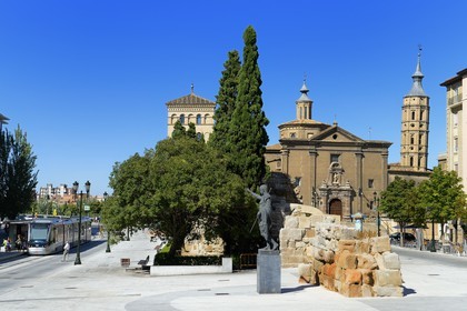 Spain, Aragon, Zaragoza, the leaning bell tower of the church of San Juan de Los Panetes