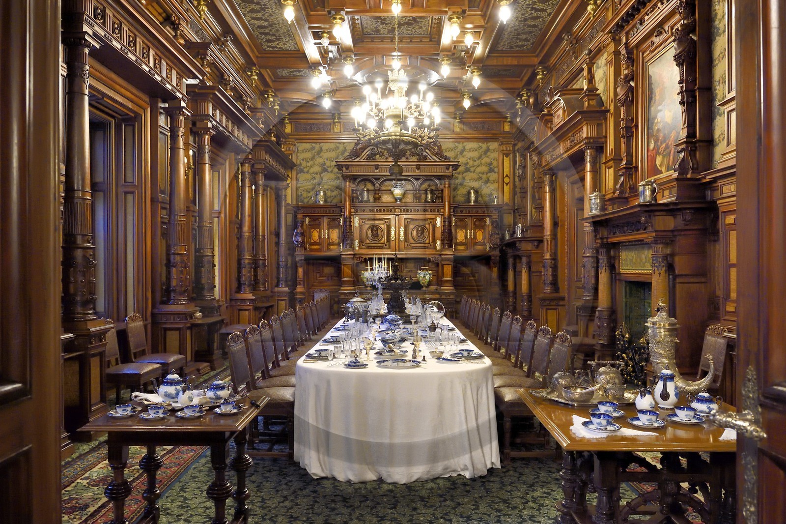 Roumanie, Valachie, Sinaia, château de Peles ancienne résidence royale édifiée de 1875 à 1883 pour le roi Carol Ier de Roumanie, la salle à manger