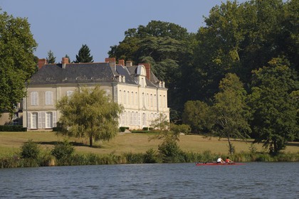 France, Loire-Atlantique (44), Nantes, château de la Desnerie au bord de la rivière Erdre