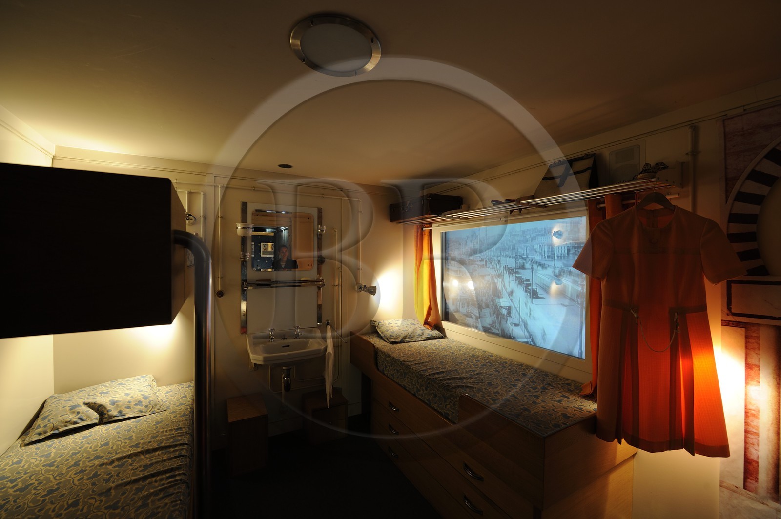 France, Loire-Atlantique (44), port de Saint-Nazaire, Escal'Atlantic dans l'ancienne base sous-marine fait revivre le monde des transatlantiques, une cabine classe touriste du paquebot Liberté reconstituée