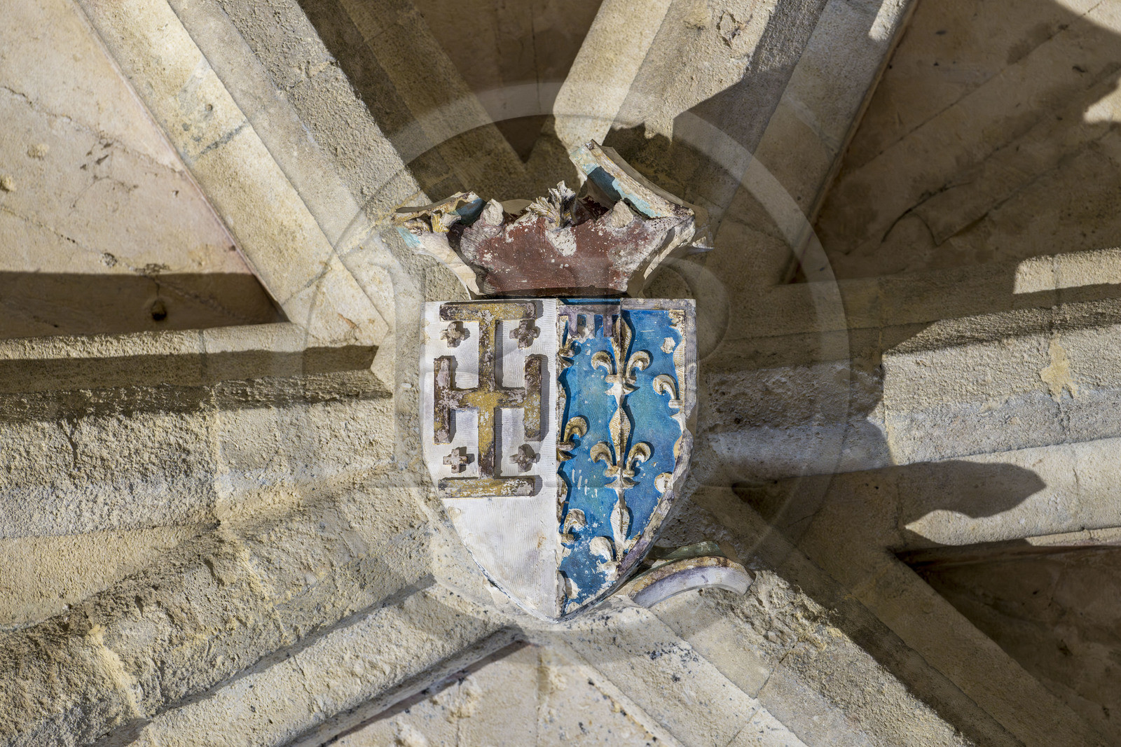 France, Bouches-du-Rhône (13), Tarascon, le chateau du roi René datant du XVe siècle, blason du Roi René dans la chapelle Haute