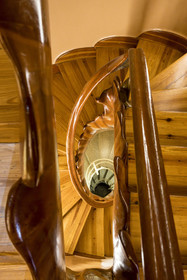 Espagne, Catalogne, Barcelone, quartier de l'Eixample, Passeig de Gracia, Casa Batllo de l'architecte du modernisme catalan Antoni Gaudi, site classé au Patrimoine Mondial de l'UNESCO, escalier secondaire