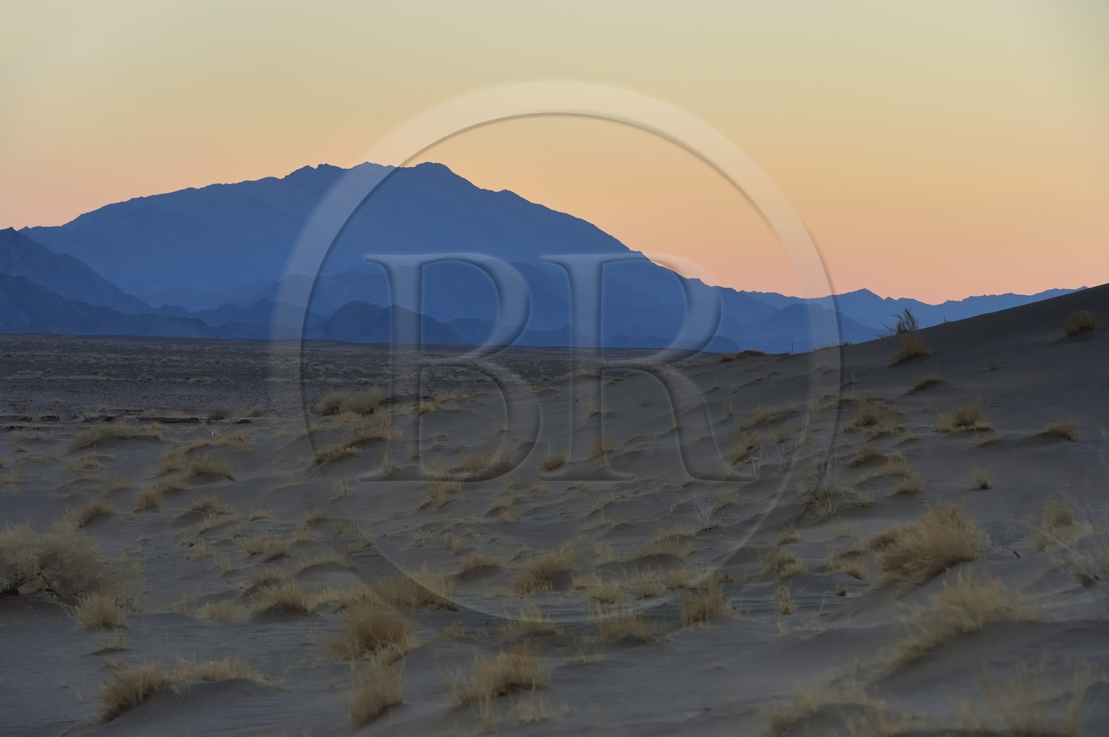 Iran, Province de Yazd, désert du Dasht-e Kavir, Moghestan, massif montagneux