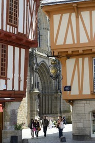 France, Morbihan, Gulf of Morbihan (Golfe du Morbihan), Vannes, half-timbered houses place Henri IV and Saint Pierre Cathedral in the background