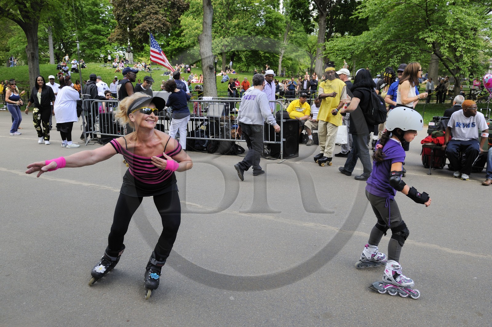 United States, New York City, Manhattan, Central Park, dance skaters