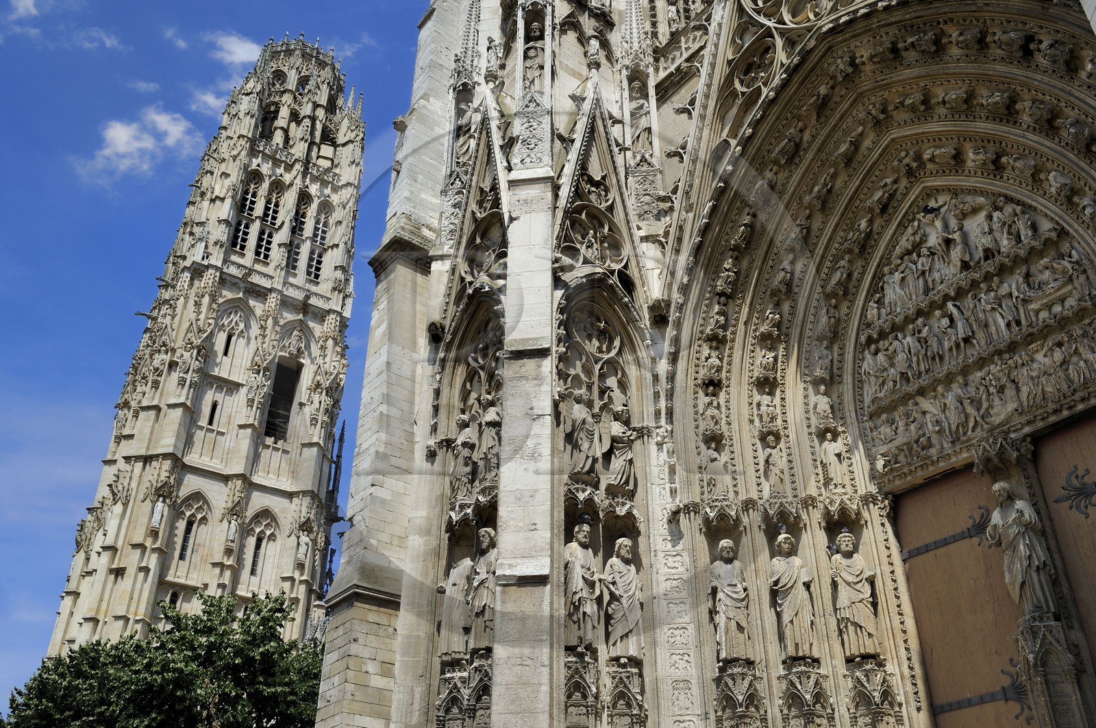 France, Seine-Maritime (76), Rouen, cathédrale Notre-Dame de Rouen, le portail de la Calende et la Tour de Beurre