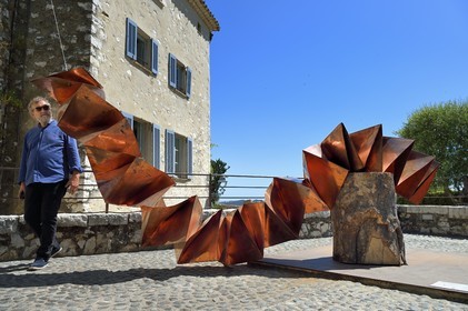 France, Alpes-Maritimes, Saint Paul de Vence, Olivier Kaeppelin President of the International Biennale of Saint-Paul de Vence, Akossiwa, Le Temps d'une Routine (2017) work by Kokou Ferdinand Makouvia