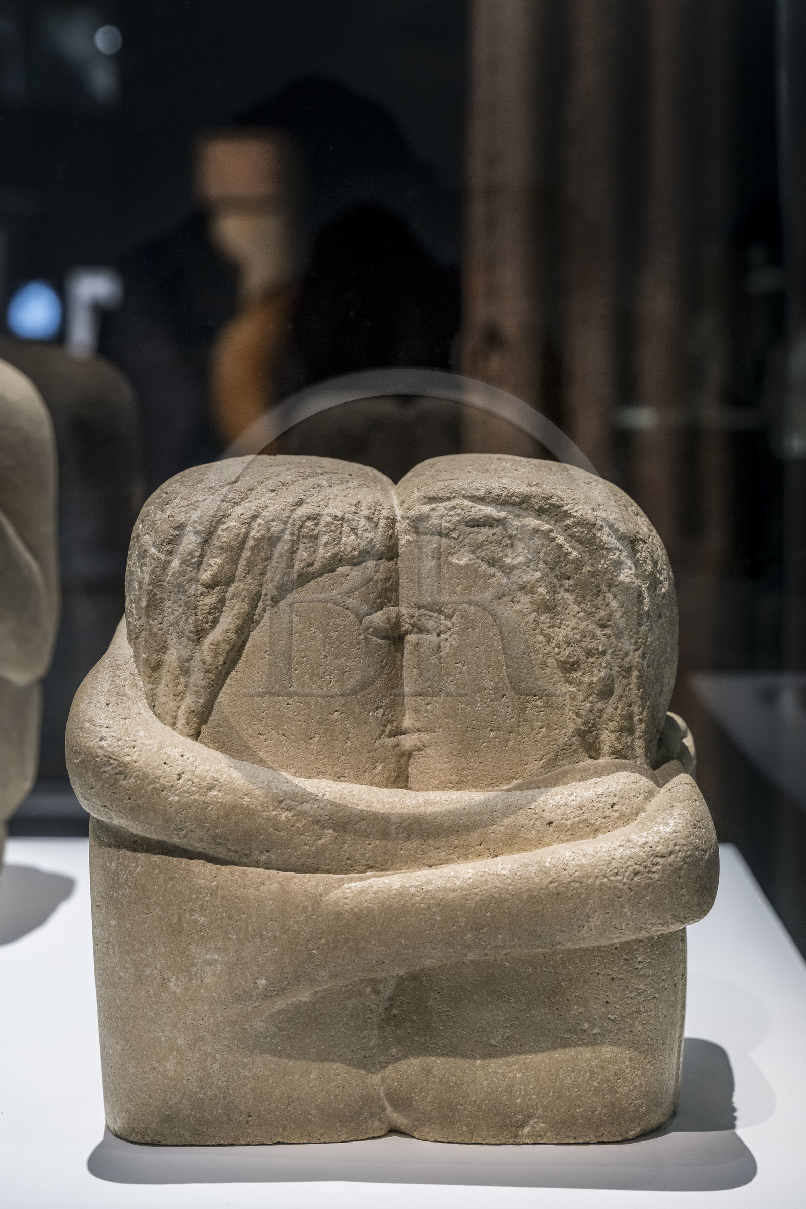 France, Paris (75), quartier des Halles, le Centre Pompidou aussi apellé Beaubourg, Musée National d'Art Moderne (MNAM), exposition retrospective Brancusi, Le Baiser, 1907, pierre