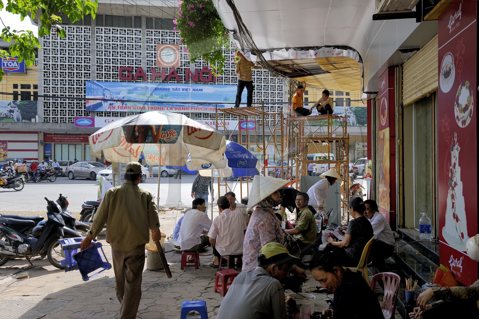 Vietnam, Hanoï, la gare centrale