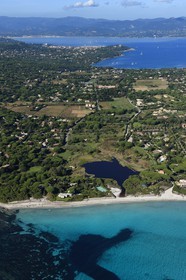France, Var (83), Saint-Tropez, la plage des Salins (vue aérienne)