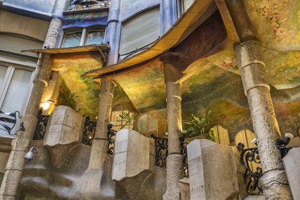 Spain, Catalonia, Barcelona, Eixample district, Passeig de Gracia, Pedrera or Casa Mila (1905-1910) by the Catalan modernist architect Antoni Gaudi, UNESCO World Heritage site, main staircase