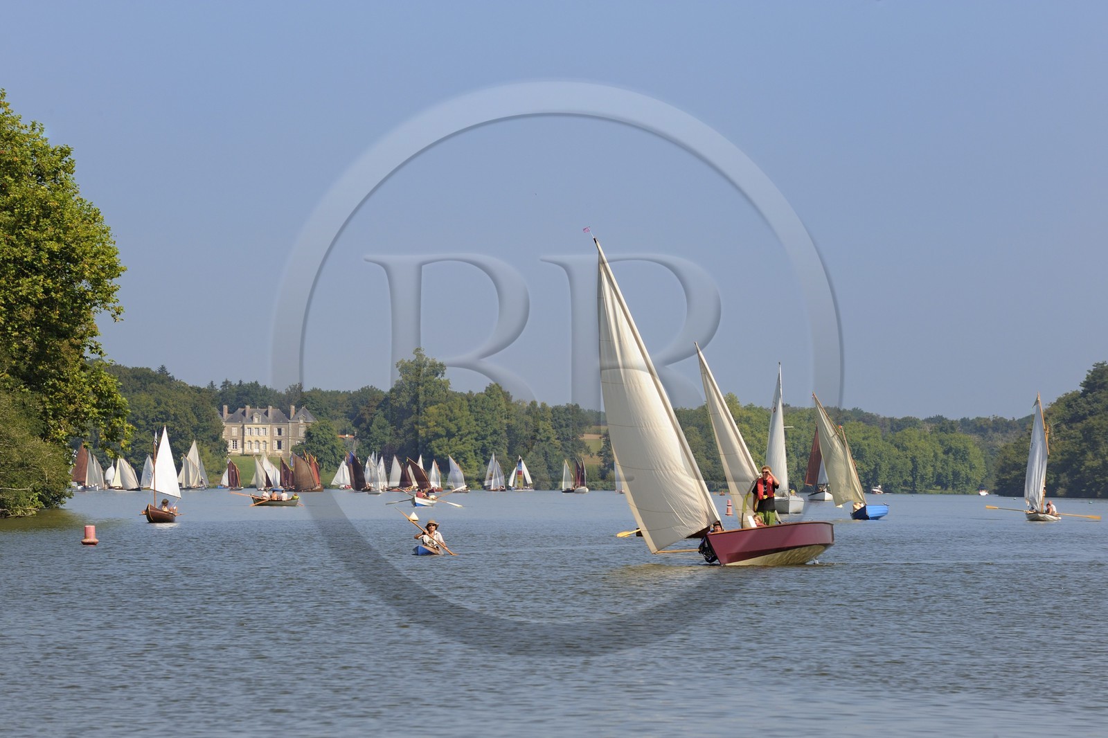 France, Loire-Atlantique (44), Nantes, Sucé-sur-Erdre, la rivière Erdre au niveau du château de Nay, rencontres de Yachting & Canotage de vieux gréments lors des RDV de l'Erdre