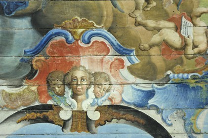Brésil, Etat du Minas Gerais, ville de Ouro Preto, centre historique classé Patrimoine Mondial de l 'UNESCO, igreja de Sao Francisco de Assis, église Saint-François d'Assise, détail du plafond avec des visages métissés (Route de l'or, Estrada Real)