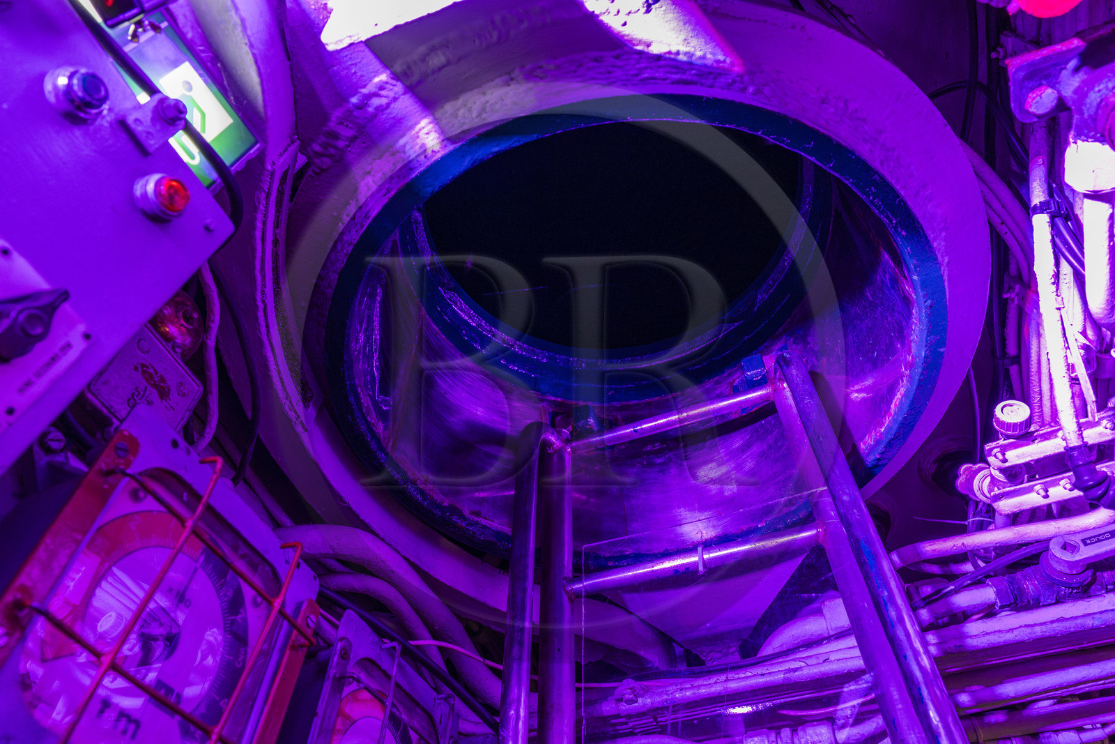 France, Morbihan (56), Lorient, Lorient La Base, ancienne base de sous-marins construite par les Allemands durant la Seconde Guerre mondiale, sous-marin Flore S645 en service de 1964 à 1989 et son musée