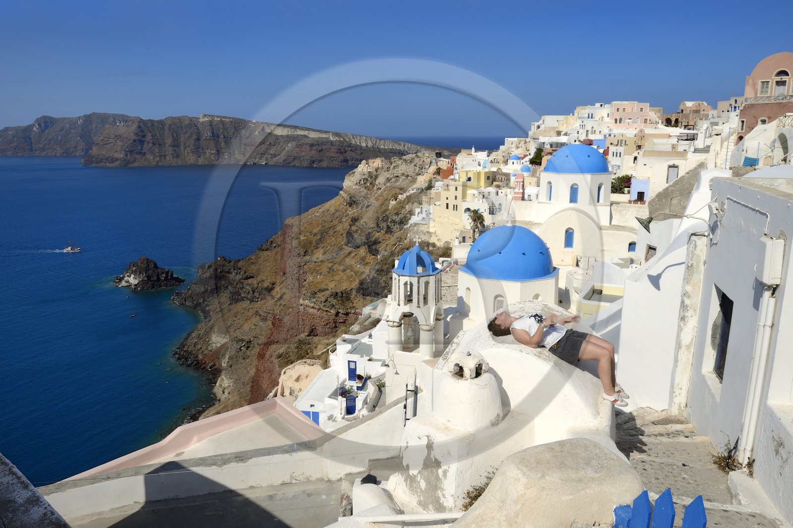 Grèce, Les Cyclades, mer Égée, île de Santorin (Thira ou Théra), le village de Oia qui surplombe la Caldera
