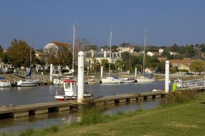 France, Charente-Maritime (17), Mortagne-sur-Gironde, le port