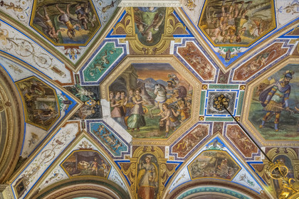 Italie, Ligurie, Gênes, palais des Rolli classés Patrimoine Mondial de l'UNESCO, le palazzo Interiano Pallavicino construit en 1567, fresque du plafond de la loggia au premier étage noble