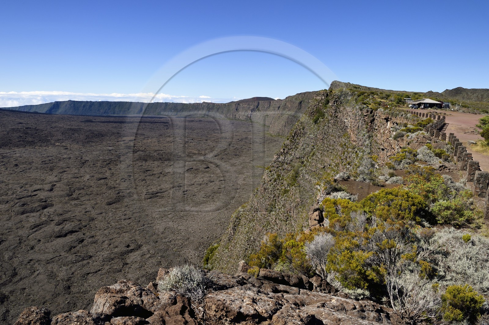 France, Ile de la Reunion, Parc National de la Réunion classé Patrimoine Mondial de l'UNESCO, volcan du Piton de la Fournaise, la caldera vu depuis le Pas de Bellecombe