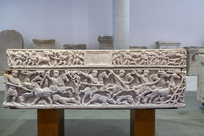France, Bouches du Rhone, Arles, musée départemental Arles antique, sarcophagus said to be from the wild boar and deer hunt from the Trinquetaille site and dating from the beginning of the 4th century
