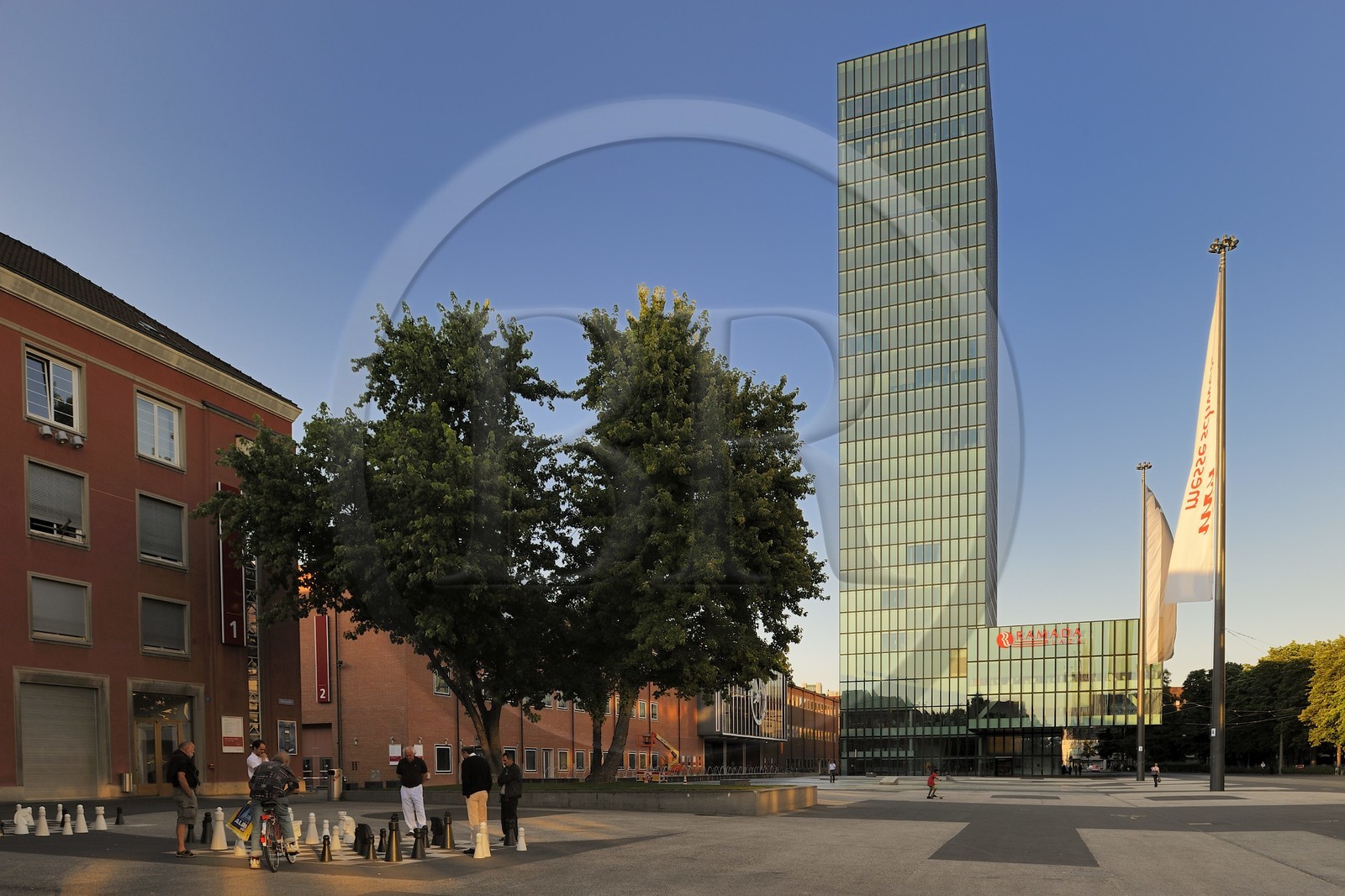 Suisse, Bâle, la tour de la foire Messerturm sur le Messerplatz, tour la plus haute de Suisse