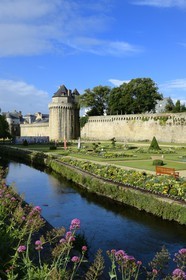 France, Morbihan, Gulf of Morbihan (Golfe du Morbihan), Vannes, the ramparts garden along the Sene river and the Connetable Tower