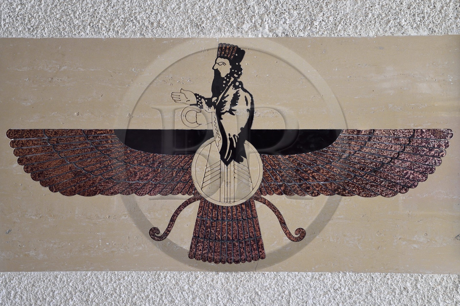 Iran, Province de Yazd, temple du feu de Chak Chak qui est un haut lieu de pélérinage pour les Zoroastriens, Oiseau Vareghna représentant la Xvarnah, la gloire royale, le culte d'Ahura Mazdā est aniconique