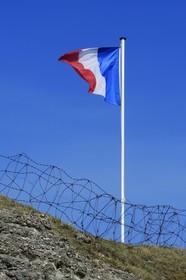 France, Meuse (55), Douaumont, fort de Douaumont, pièce maîtresse de la défense autour de Verdun qui fut pris par les allemands en 1916 puis repris par les troupes coloniales du Maroc la même année, drapeau français